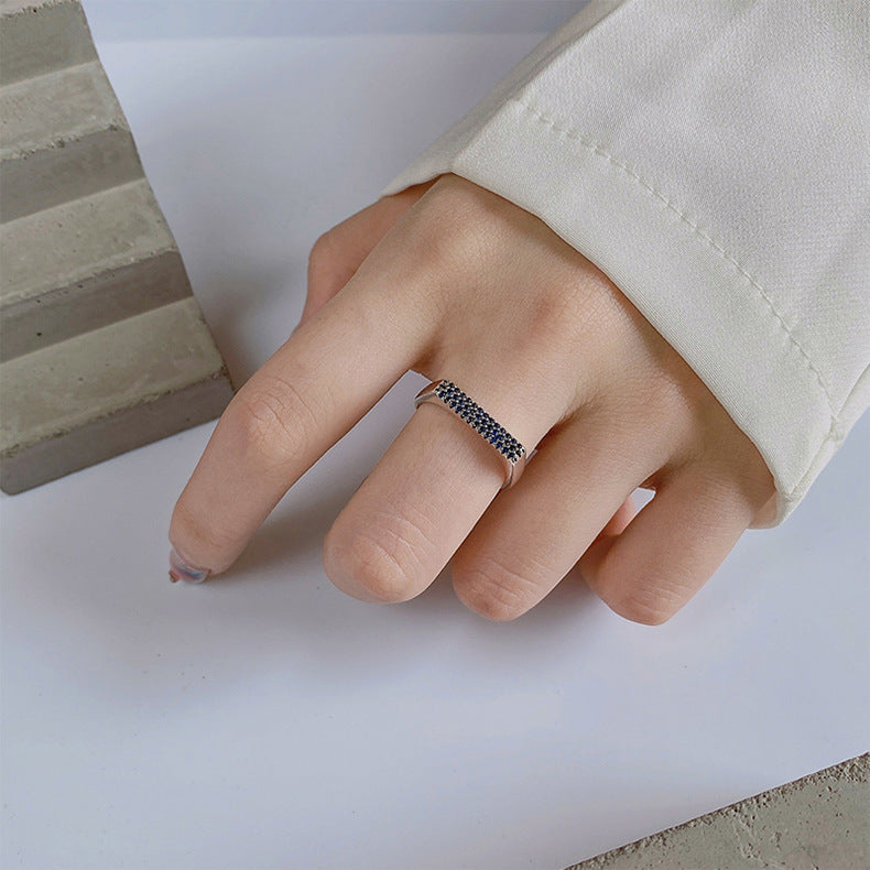 Silberring Isabel am Finger