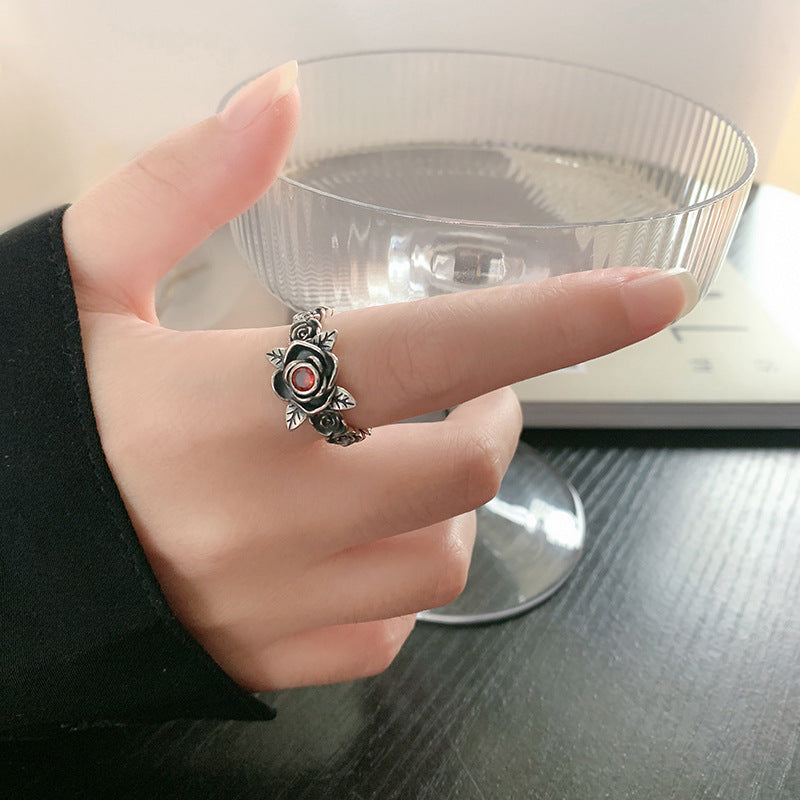 Silberring Ramona am Finger