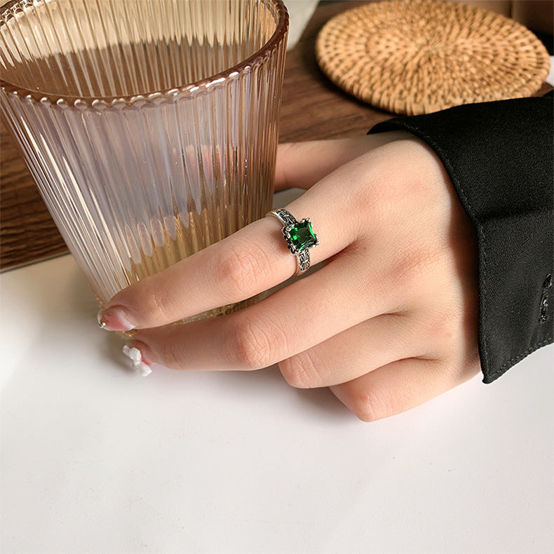 Silberring Simone am Finger