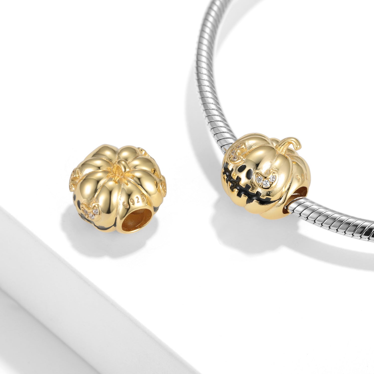 Goldkürbis Charm Halloween
