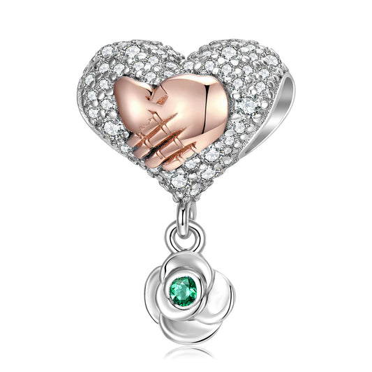 Händchenhaltender Charm