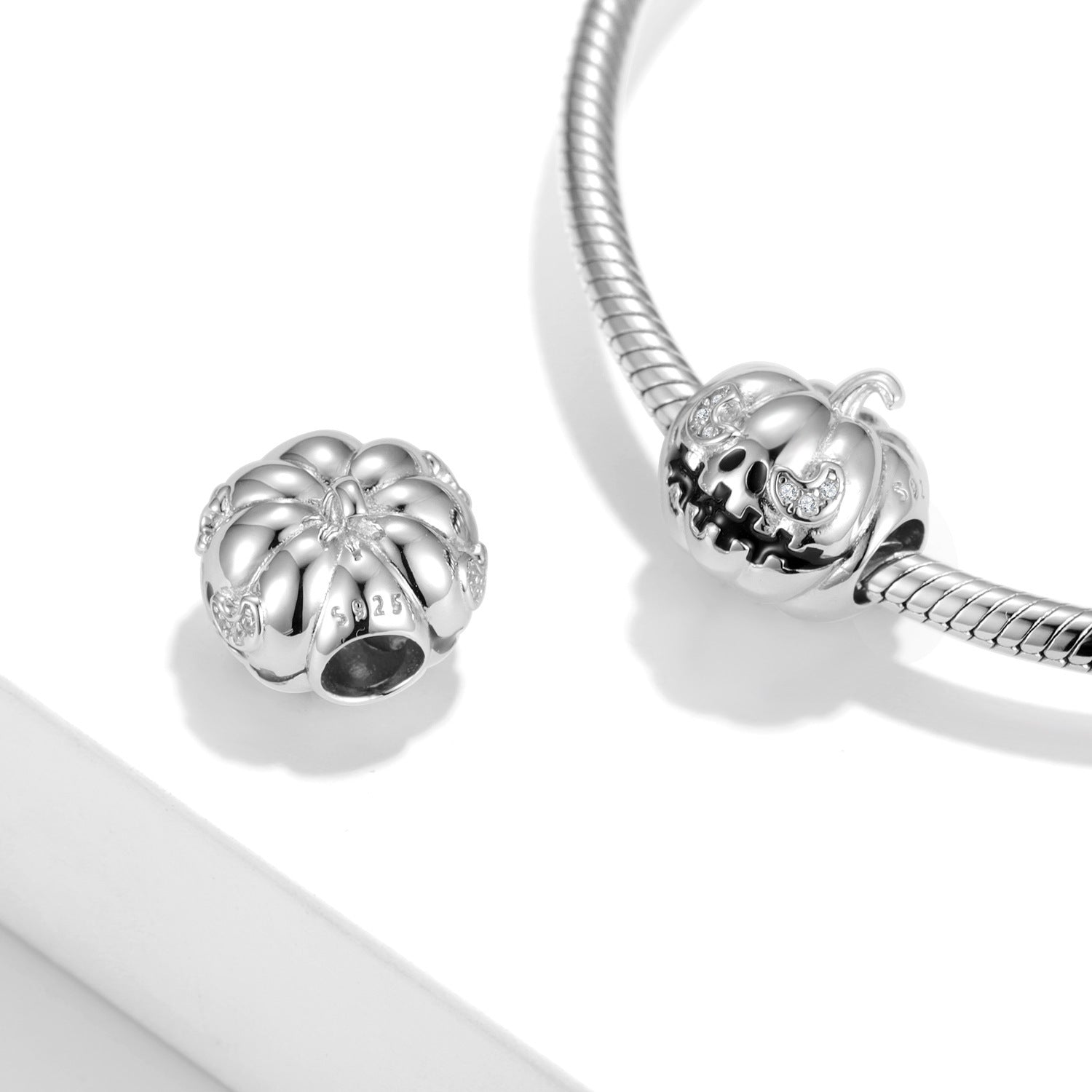 Jack-O-Lantern Charm Halloween