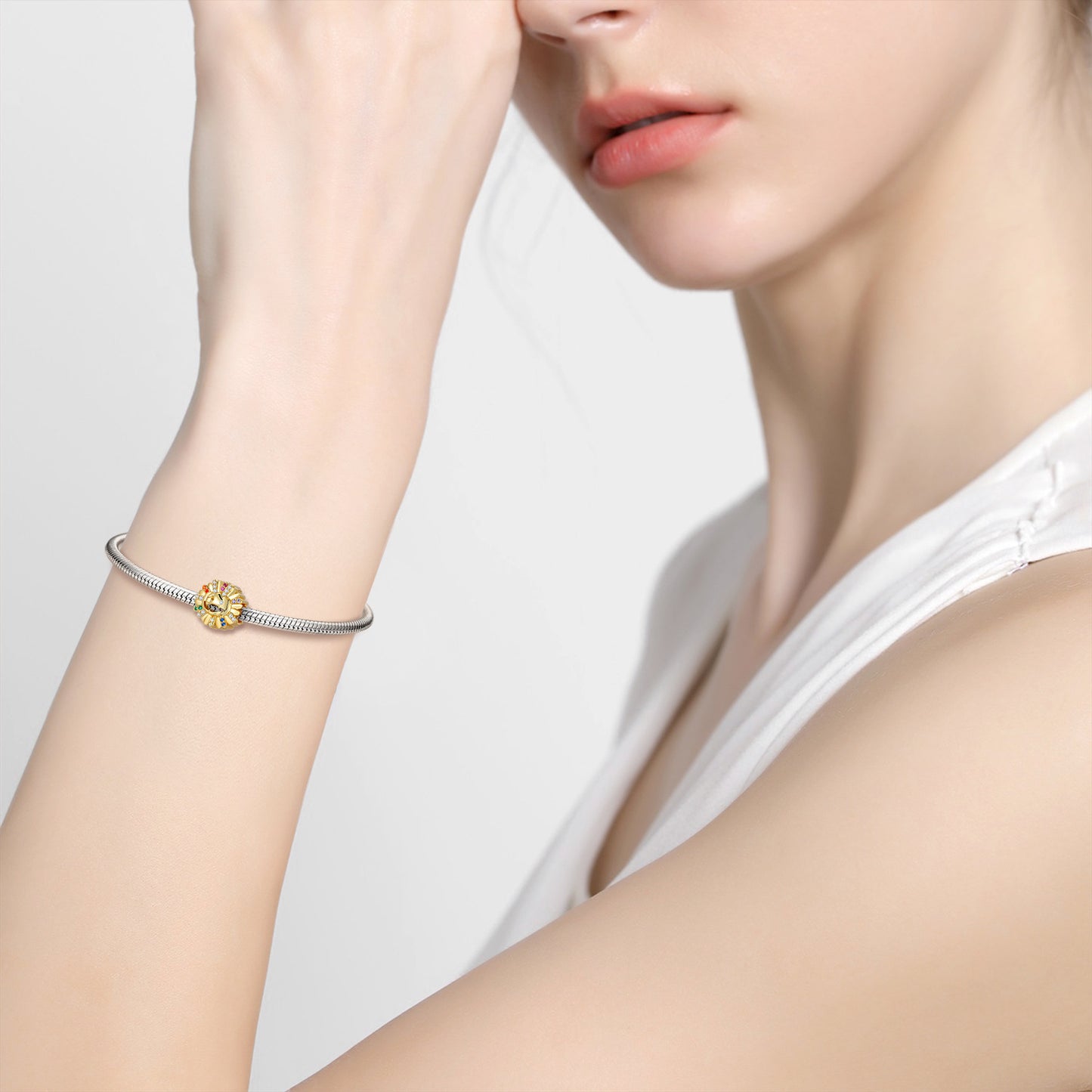 Margeriten Charm Halloween an einer Bettelarmband