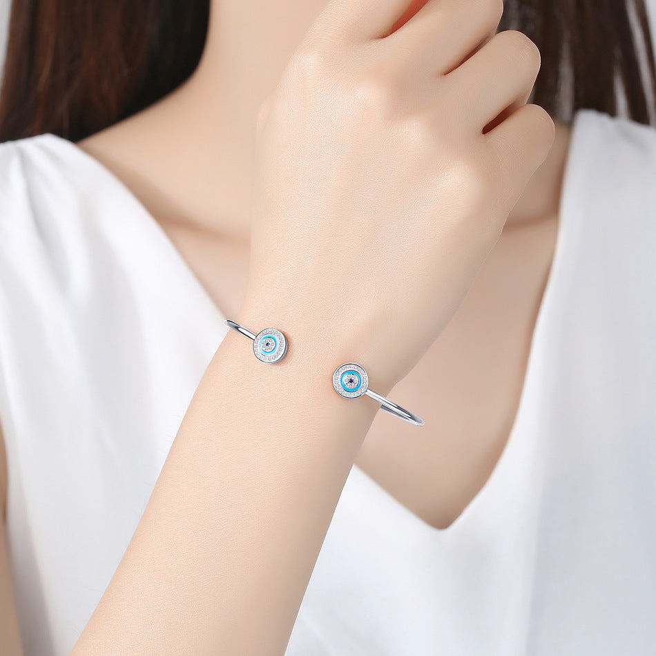 Silberarmband Ella am Handgelenk