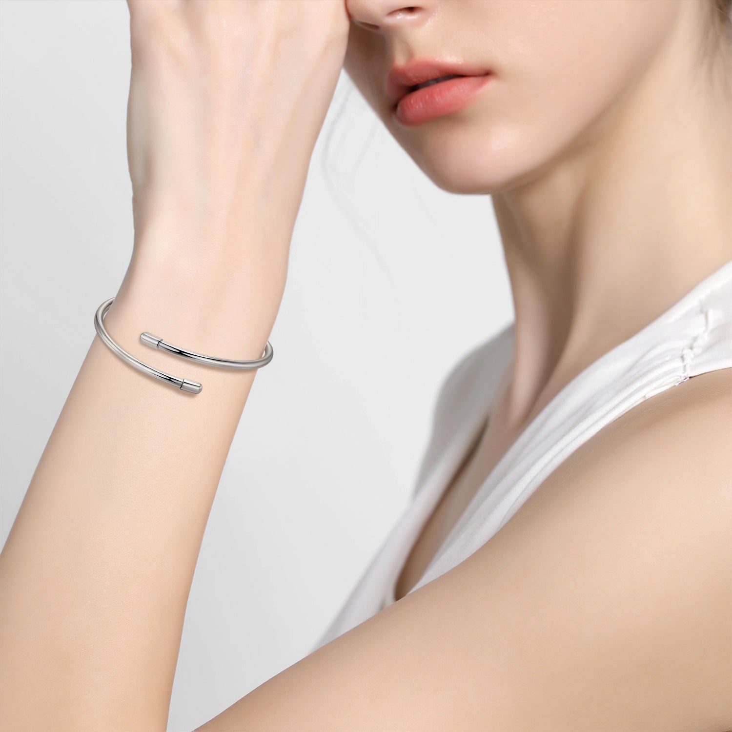 Silberarmband Maya am Handgelenk