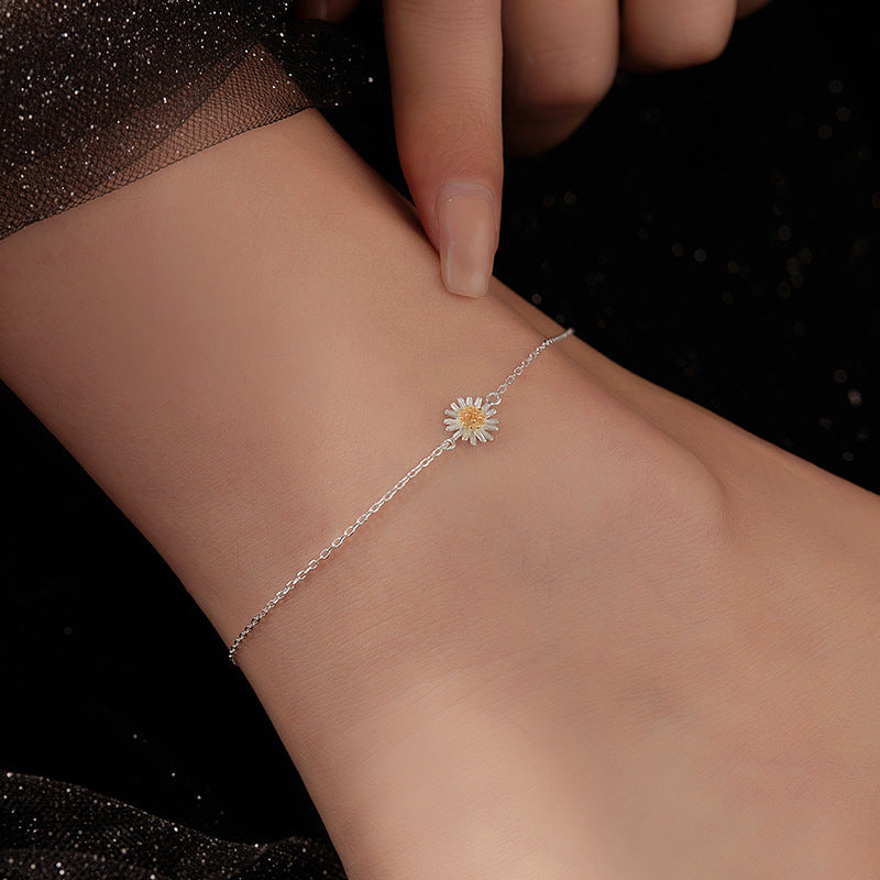 Silberfußketten Blume am Fußgelenk