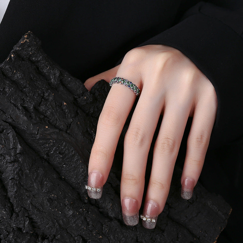 Silberring Mosaik am Finger