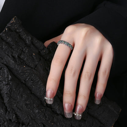 Silberring Mosaik am Finger