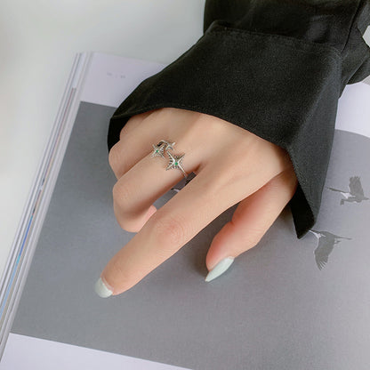 Silberring Sternentanz am Finger